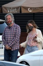 LESLIE MANN and Judd Apatow Out in Malibu 06/16/2020