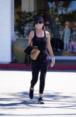 LISA RINNA Shopping at Beverly Glen in Beverly Hills 06/09/2020