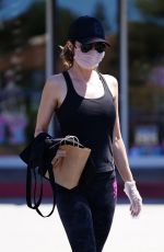 LISA RINNA Shopping at Beverly Glen in Beverly Hills 06/09/2020