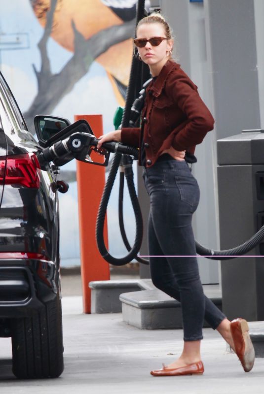 MIA GOTH at a Gas Station in Los Angeles 06/08/2020