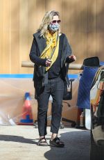 MICHELLE PFEIFFER Wearing a Mask Out in Pacific Palisades 06/17/2020