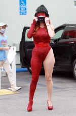 PHOEBE PRIE Shopping at Petco in Los Angeles 06/05/2020