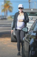 Pregnant KATHERINE CHWARZENEGGER Out in Venice Beach 06/18/2020