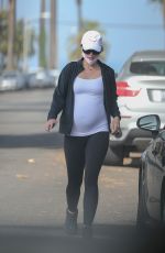 Pregnant KATHERINE CHWARZENEGGER Out in Venice Beach 06/18/2020