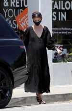 Pregnant KATHERINE SCHWARZENEGGER at Starbuck in los Angeles 06/22/2020