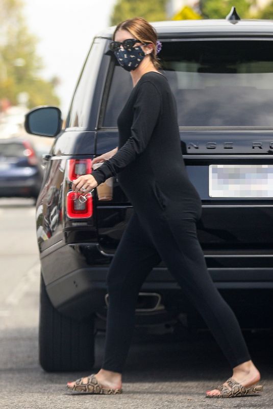Pregnant KATHERINE SCHWARZENEGGER Out in Los Angeles 06/23/2020