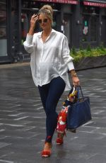 Pregnant VOGUE WILLIAMS Arrives at Global Studios in London 06/21/2020