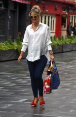 Pregnant VOGUE WILLIAMS Arrives at Global Studios in London 06/21/2020