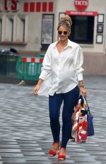 Pregnant VOGUE WILLIAMS Arrives at Global Studios in London 06/21/2020