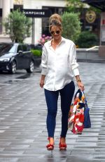 Pregnant VOGUE WILLIAMS Arrives at Global Studios in London 06/21/2020