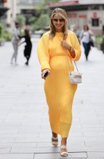 Pregnant VOGUE WILLIAMS Leaves Global Radio in London 06/19/2020