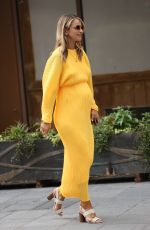 Pregnant VOGUE WILLIAMS Leaves Global Radio in London 06/19/2020