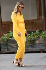 Pregnant VOGUE WILLIAMS Leaves Global Radio in London 06/19/2020