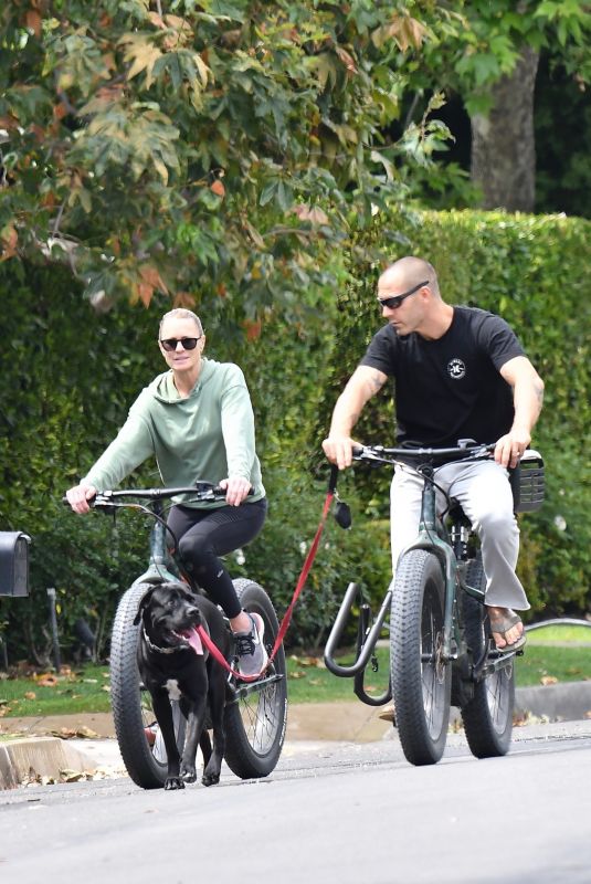 ROBIN WRIGHT Out Riding a Bike in Brentwood 06/02/2020