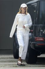 ROSIE HUNTINGTON-WHITELEY Arrives at Her Home in Beverly Hills 06/04/2020