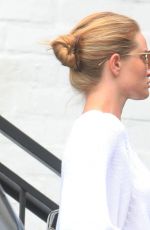 ROSIE HUNTINGTON-WHITELEY Out and About in Beverly Hills 06/16/2020