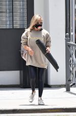 SARAH MICHELLE GELLAR Leaves Yoga Class in Brentwood 06/23/2020