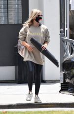 SARAH MICHELLE GELLAR Leaves Yoga Class in Brentwood 06/23/2020