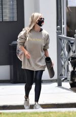 SARAH MICHELLE GELLAR Leaves Yoga Class in Brentwood 06/23/2020