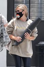 SARAH MICHELLE GELLAR Leaves Yoga Class in Brentwood 06/23/2020