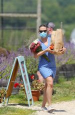 SCARLETT JOHANSSON Shopping at Farmer