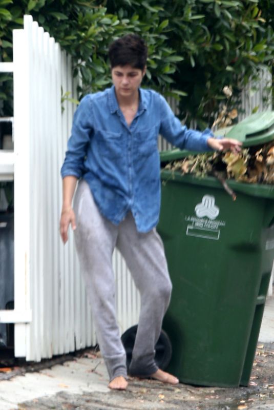 SELMA BLAIR Take Out Trash on Her Birthday in Los Angeles 06/23/2020