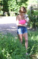 SUMMER MONTEYS-FULLAM Out with Her Dog in Green Fields in London 05/29/2020