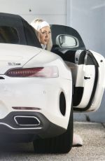 TAMMY HEMBROW Out on the Gold Coast 06/01/2020