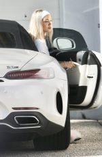 TAMMY HEMBROW Out on the Gold Coast 06/01/2020