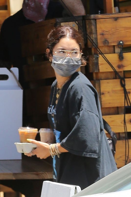 VANESSA HUDGENS Picking Up Food Out in Los Angeles 06/13/2020