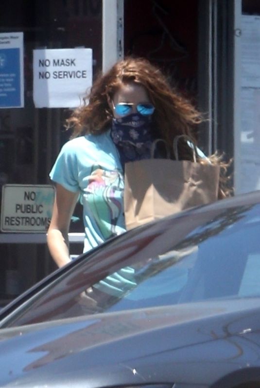 ANNA OSCEOLA Out for Pick Up Lunch in Los Angeles 07/11/2020