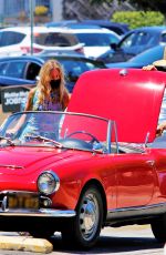 ANNABELLE WALLIS and Chris Pine Shopping at Lassens Natural Foods in Los Angeles 07/07/2020