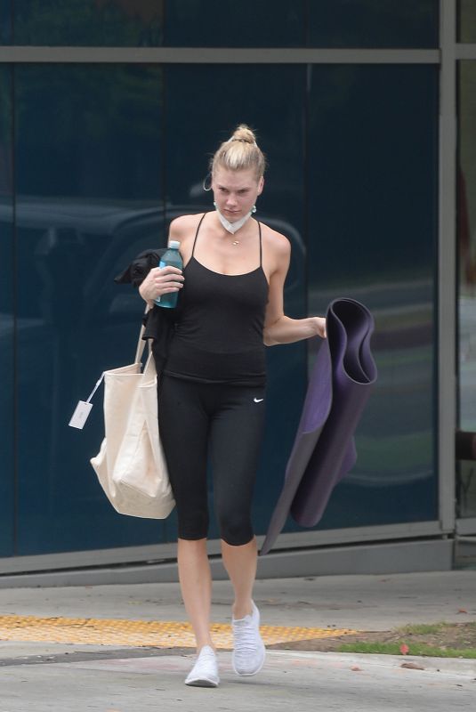 CHARLOTTE MCKINNEY Shoping at a Farmers Market in Los Angeles 07/02/2020