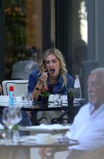 CHIARA FERRAGNI Out for Lunch in Milan 07/05/2020