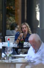 CHIARA FERRAGNI Out for Lunch in Milan 07/05/2020