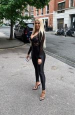 CHLE FERRY Out and About in London 07/09/2020