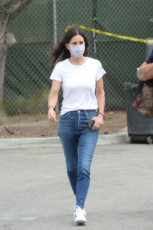 COURTENEY COX Out at Farmers Market in Malibu 07/26/2020