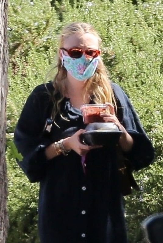 DAKOTA FANNING Arrives at Her New Home in Los Angeles 07/01/2020