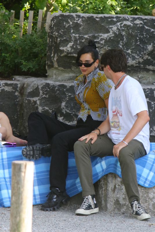 DUA LIPA Out with Friends at Brooklyn Bridge Park 07/18/2020