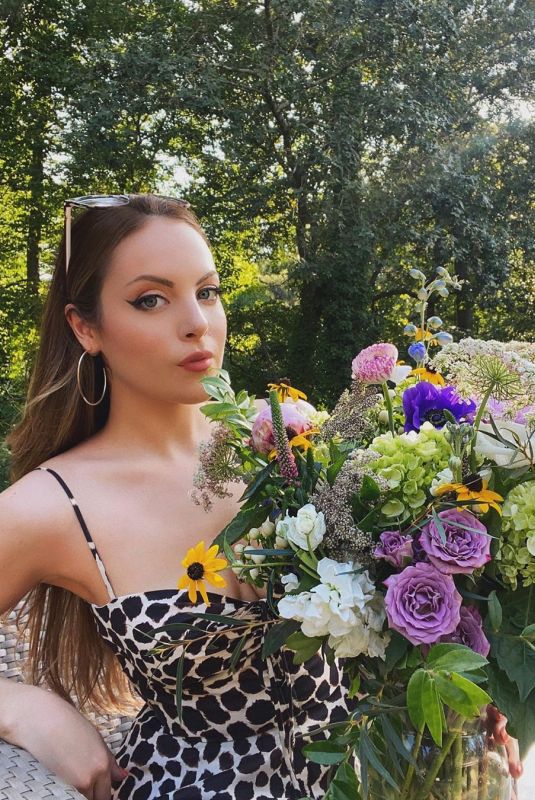 ELIZABETH GILLIES - Instagram Photos 07/26/2020