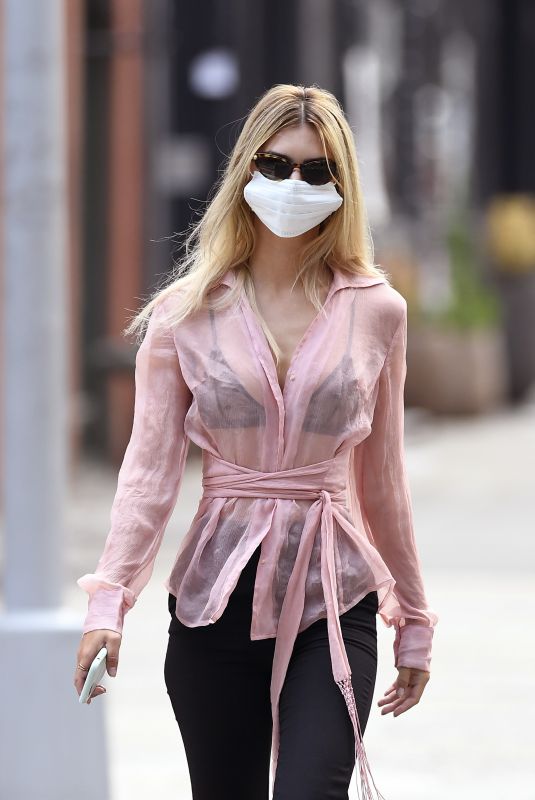 EMILY RATAJKOSKI Out in New York 07/08/2020