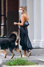 EMILY RATAJKOWSKI Walks Her Dog Out in New York 07/07/2020