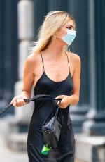 EMILY RATAJKOWSKI Walks Her Dog Out in New York 07/07/2020