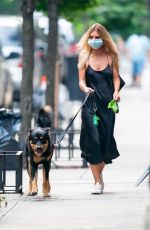 EMILY RATAJKOWSKI Walks Her Dog Out in New York 07/07/2020