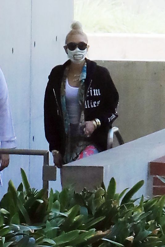 GWEN STEFANI at UCLA Campus in Los Angeles 07/02/2020