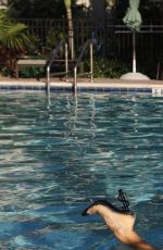 HOLLY SONDERS - Instagram Photos and Videos