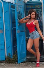 HOLLY SONDERS - Instagram Photos and Videos