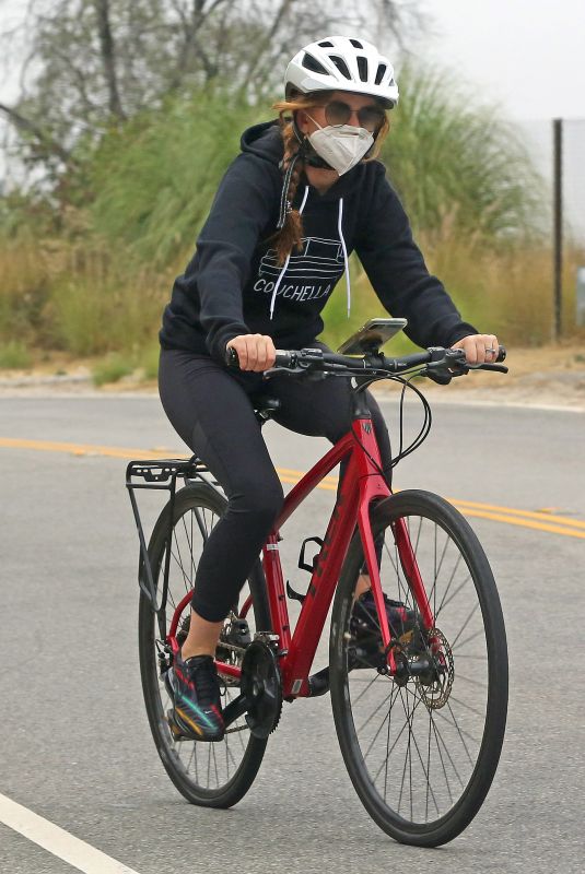 ISLA FISHER Out Riding Bike in Los Angeles 07/24/2020