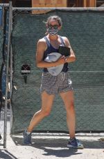 JENNIFER GARNER Checking Progress of Her New Home in Brentwood 07/22/2020