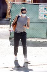 JENNIFER GARNER Checks Out Progress on Her New House in Brentwood 07/16/2020